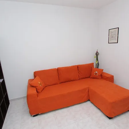 Apartment Charmantes Nur 10 Gehminuten Zum Mit Privater Terrasse, Klima, Wifi *