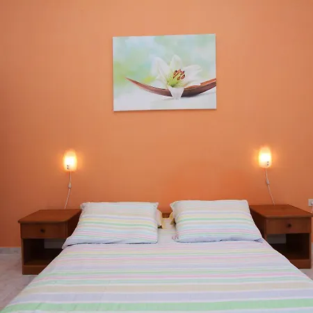 Charmantes Nur 10 Gehminuten Zum Mit Privater Terrasse, Klima, Wifi * Rovinj