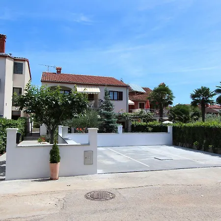 Apartment Charmantes Nur 10 Gehminuten Zum Mit Privater Terrasse, Klima, Wifi *