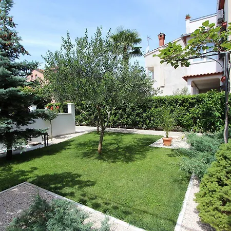 Charmantes Nur 10 Gehminuten Zum Mit Privater Terrasse, Klima, Wifi Rovinj