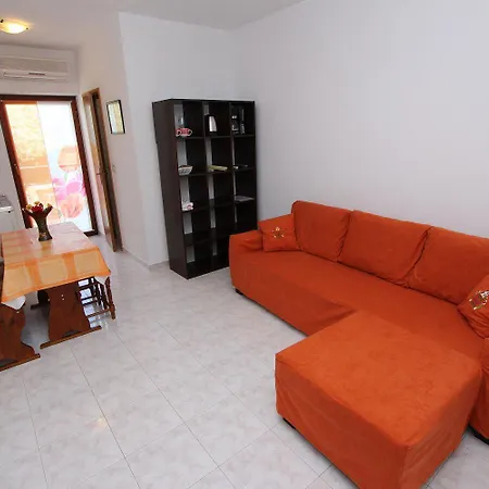 Charmantes Nur 10 Gehminuten Zum Mit Privater Terrasse, Klima, Wifi *