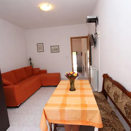 Charmantes Nur 10 Gehminuten Zum Mit Privater Terrasse, Klima, Wifi *