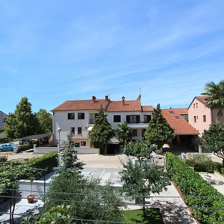 Charmantes Nur 10 Gehminuten Zum Mit Privater Terrasse, Klima, Wifi Appartement *